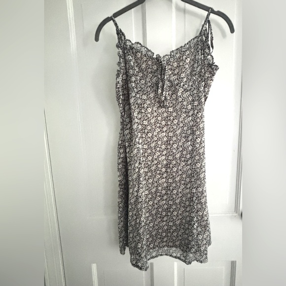 Flower Sundress - Picture 4 of 7